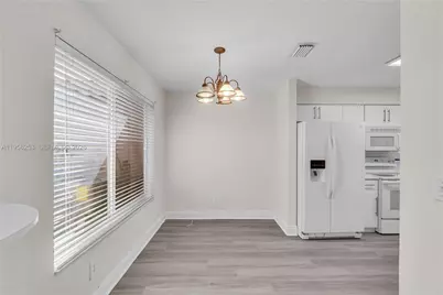 11063 SW 16th Mnr, Davie, FL 33324 - Photo 14