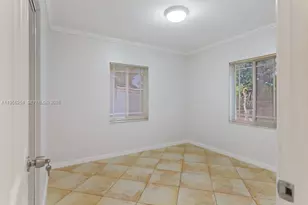 830 NW 74th St, Miami, FL 33150 - Photo 10