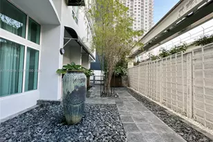 234 NE 3rd St, Miami, FL 33132 - Photo 2