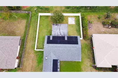 821 Barber St, Sebastian, FL 32958 - Photo 2