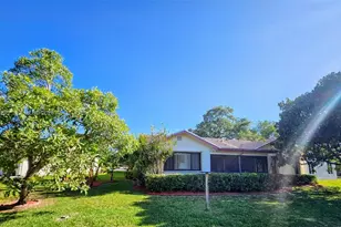 10301 Greenbriar Ct, Boca Raton, FL 33498 - Photo 4