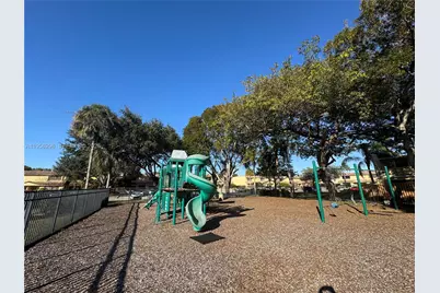 9412 NW 39th St, Sunrise, FL 33351 - Photo 6