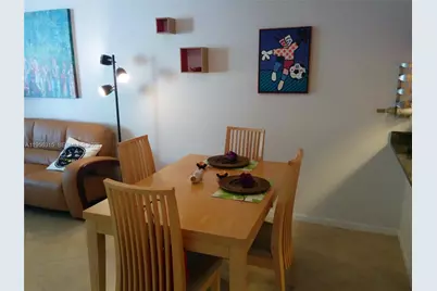 1200 Brickell Bay Dr #1612, Miami, FL 33131 - Photo 4