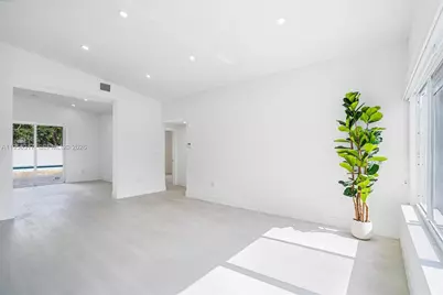 2115 NW 129th St, Miami, FL 33167 - Photo 4