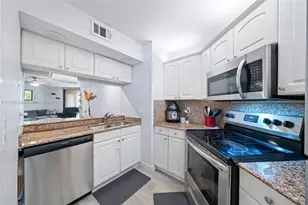 10551 W Broward Blvd, Plantation, FL 33324 - Photo 6