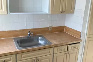 3742 SW 29th St, Miami, FL 33134 - Photo 2