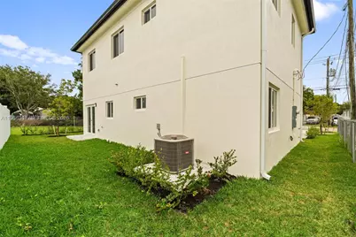 2359 NW 64th St, Miami, FL 33147 - Photo 22