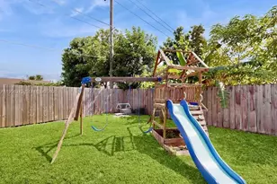 8331 NW 44th Ct, Sunrise, FL 33351 - Photo 20