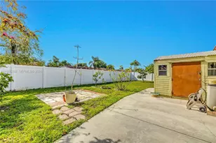 1102 NW 89th Terrace, Pembroke Pines, FL 33024 - Photo 30