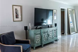 9117 Carlyle Ave, Surfside, FL 33154 - Photo 16