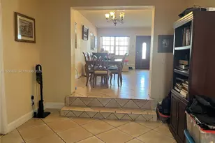 9026 SW 34th St, Miami, FL 33165 - Photo 4