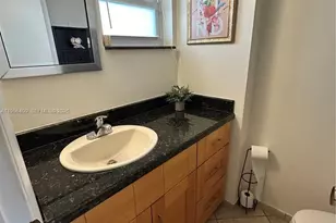 410 SE 2nd St, Hallandale Beach, FL 33009 - Photo 28