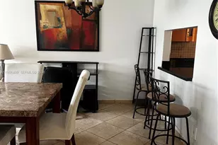 410 SE 2nd St, Hallandale Beach, FL 33009 - Photo 16