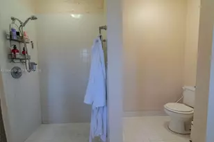 20013 NW 62nd Pl, Hialeah, FL 33015 - Photo 18