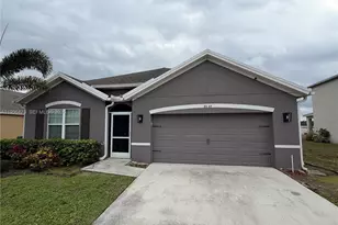 8649 Cobblestone Dr, Fort Pierce, FL 34945 - Photo 2