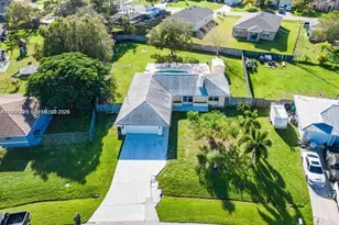 714 NE Lanfair St, Port Saint Lucie, FL 34983 - Photo 2