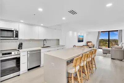 2625 Collins Ave #1109, Miami Beach, FL 33140 - Photo 4