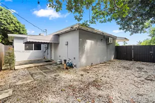 6791 SW 10th Ct, Pembroke Pines, FL 33023 - Photo 22