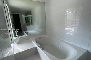 20408 NE 34th Ct, Aventura, FL 33180 - Photo 8