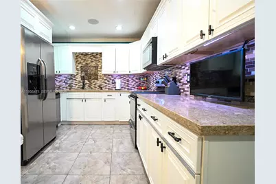 7105 SW 3rd Ct, North Lauderdale, FL 33068 - Photo 6