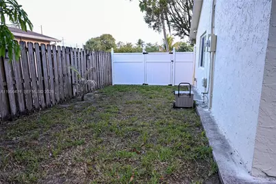 7105 SW 3rd Ct, North Lauderdale, FL 33068 - Photo 30