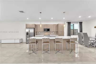 10250 NW 76th Ter, Doral, FL 33178 - Photo 4