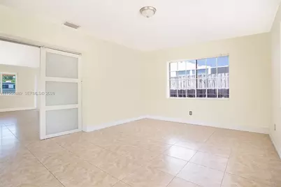 1201 NW 78th Ave, Pembroke Pines, FL 33024 - Photo 20