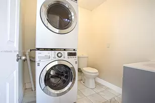 1201 NW 78th Ave, Pembroke Pines, FL 33024 - Photo 38