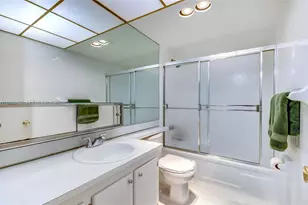 301 NE 14th Ave, Hallandale Beach, FL 33009 - Photo 12