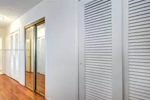 301 NE 14th Ave, Hallandale Beach, FL 33009 - Photo 24