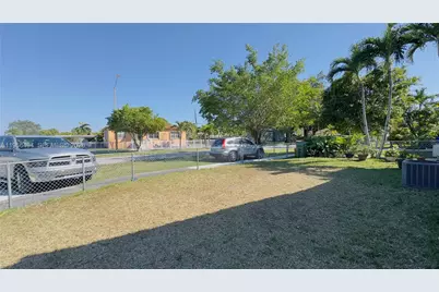 3310 NW 19th Ter, Miami, FL 33125 - Photo 50