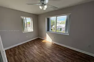 229 NW 10th Ave, Miami, FL 33128 - Photo 4