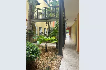4812 Pine Tree Dr #105, Miami Beach, FL 33140 - Photo 2