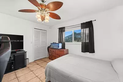 250 SW 37th Ter, Cape Coral, FL 33914 - Photo 22