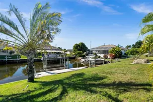 250 SW 37th Terrace, Cape Coral, FL 33914 - Photo 32