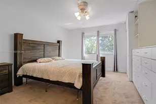 182 Lakeview Dr, Weston, FL 33326 - Photo 18