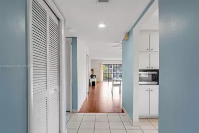 182 Lakeview Dr #204, Weston, FL 33326 - Photo 16