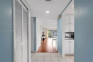 182 Lakeview Dr, Weston, FL 33326 - Photo 16