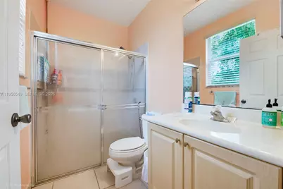 1402 SE 16th Ave, Homestead, FL 33035 - Photo 6