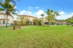 1402 SE 16th Ave, Homestead, FL 33035 - Photo 2