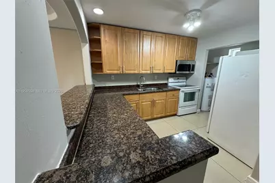 8060 Fairview Dr #201, Tamarac, FL 33321 - Photo 4