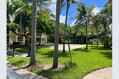 8060 Fairview Dr #201, Tamarac, FL 33321 - Photo 32