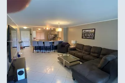 2205 S Cypress Bend Dr, #302, Pompano Beach, FL 33069 - Photo 2