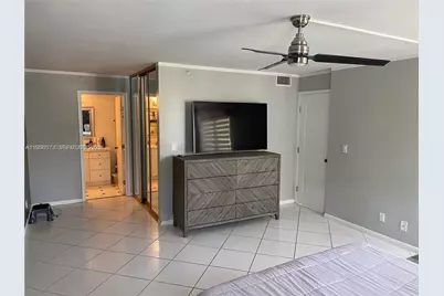 2205 S Cypress Bend Dr #302, Pompano Beach, FL 33069 - Photo 2