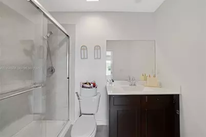 572 NE 6th Pl, Homestead, FL 33034 - Photo 18