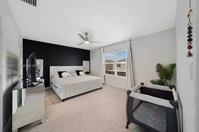 572 NE 6th Pl, Homestead, FL 33034 - Photo 16