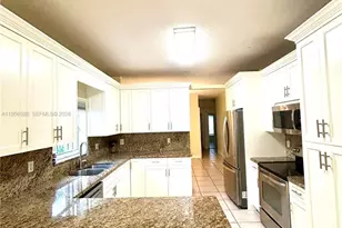 21523 SW 90th Ave, Cutler Bay, FL 33189 - Photo 2