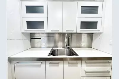 1056 Jefferson Ave #16, Miami Beach, FL 33139 - Photo 10