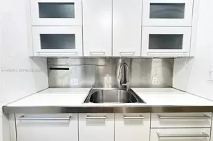 1056 Jefferson Ave, Miami Beach, FL 33139 - Photo 10