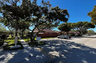 4296 Woodstock Dr, West Palm Beach, FL 33409 - Photo 2